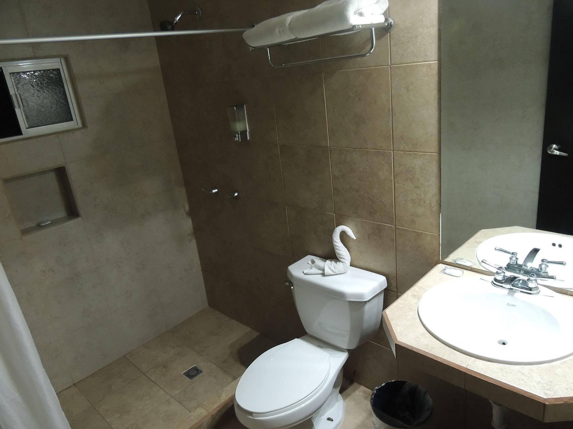 Hotel Metropolitano Tampico Buitenkant foto